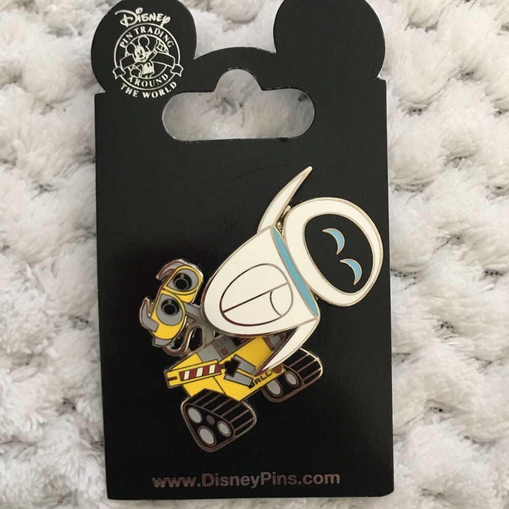 DISNEY pin